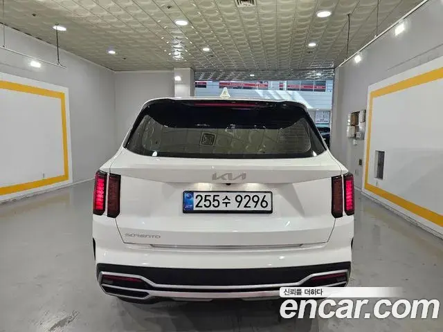 Kia Sorento 2023 — Фото 5/18