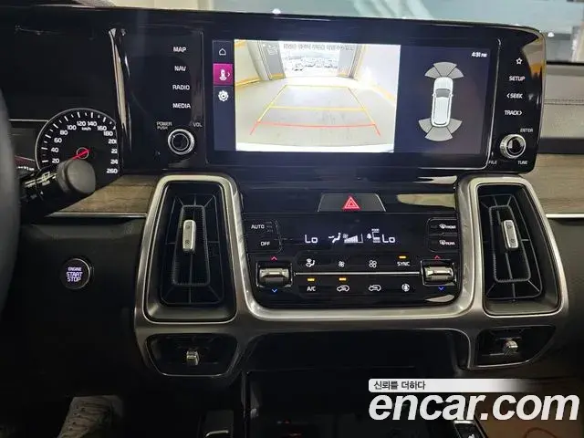 Kia Sorento 2023 — Фото 12/18