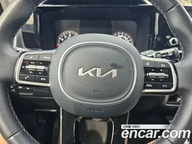 Kia Sorento 2023 — Фото 16/18