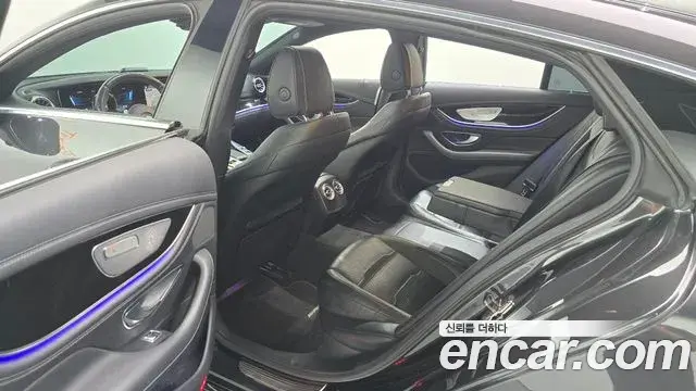 Mercedes-Benz AMG GT 2021 — ფოტო 6/20