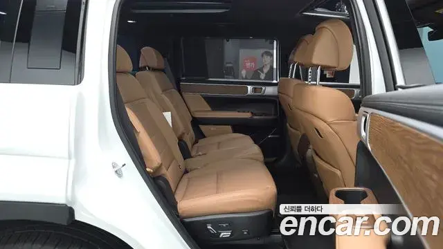 Hyundai Santa Fe 2025 — ფოტო 8/20