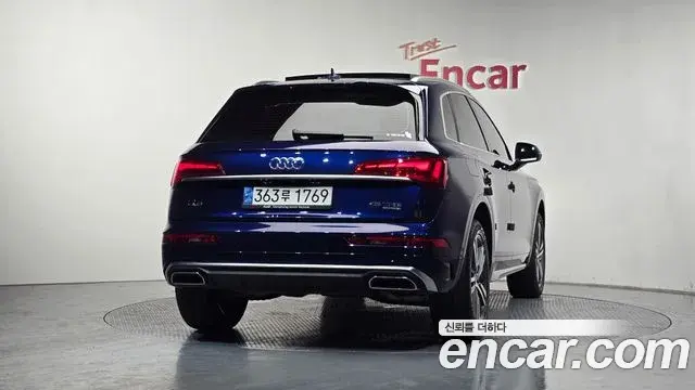 Audi Q5 2022 — ფოტო 28/35