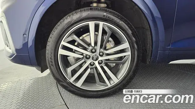 Audi Q5 2022 — ფოტო 17/35