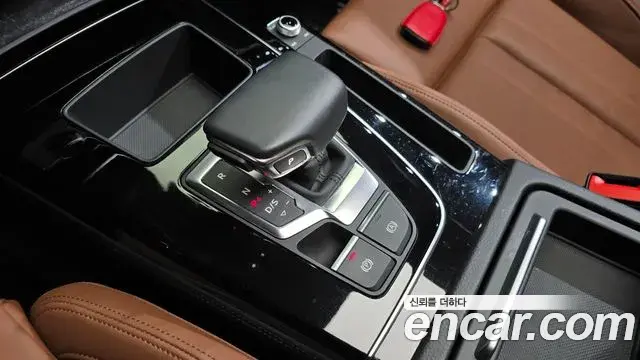 Audi Q5 2022 — ფოტო 16/35