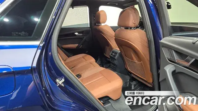 Audi Q5 2022 — ფოტო 15/35