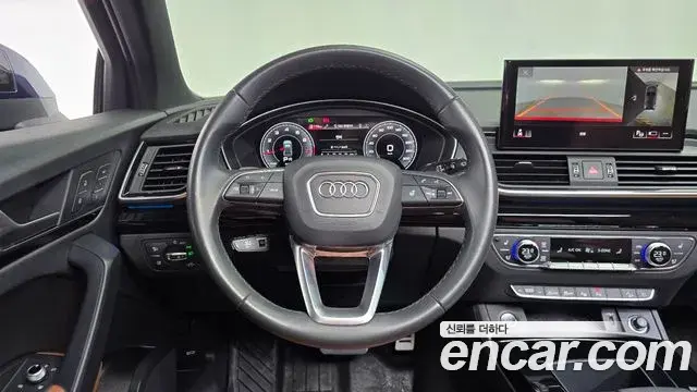 Audi Q5 2022 — ფოტო 30/35