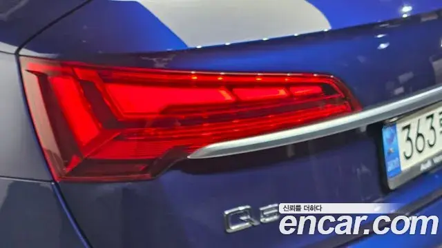 Audi Q5 2022 — ფოტო 22/35