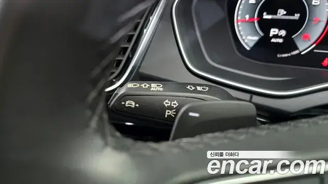 Audi Q5 2022 — ფოტო 25/35