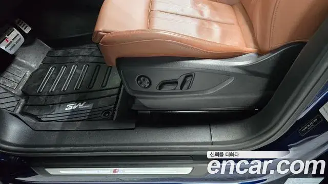Audi Q5 2022 — ფოტო 8/35