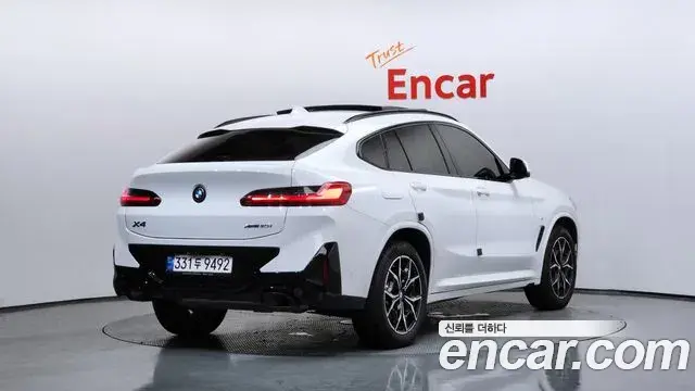 BMW X4 2022 — Photo 26/30
