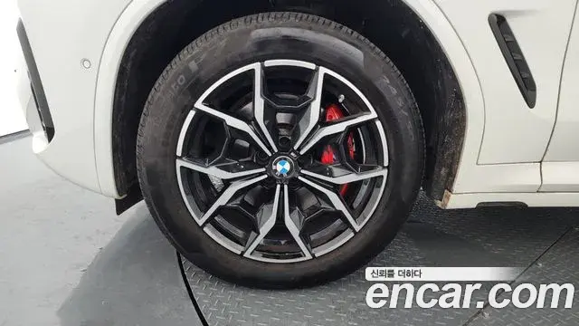 BMW X4 2022 — Photo 11/30