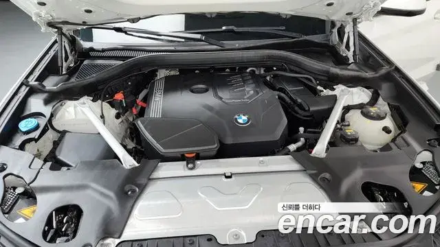 BMW X4 2022 — Photo 28/30