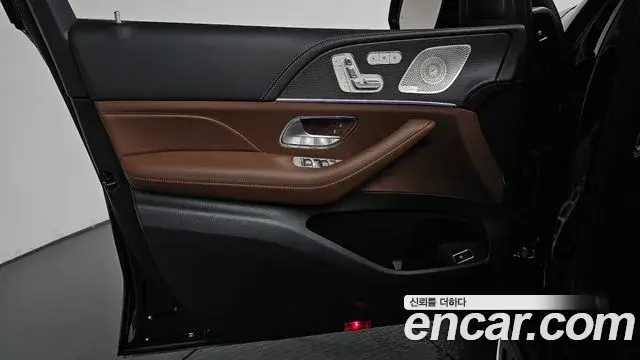 Mercedes-Benz GLE-Class 2025 — ფოტო 35/41