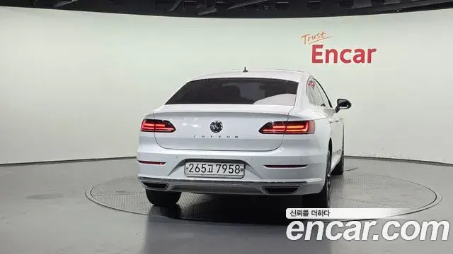 Volkswagen Arteon 2019 — ფოტო 30/35