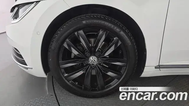 Volkswagen Arteon 2019 — ფოტო 19/35