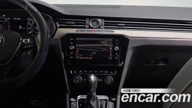 Volkswagen Arteon 2019 — ფოტო 25/35
