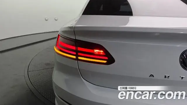 Volkswagen Arteon 2019 — ფოტო 15/35