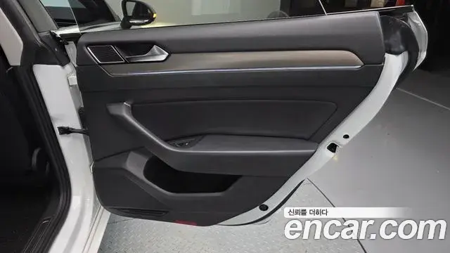 Volkswagen Arteon 2019 — ფოტო 14/35