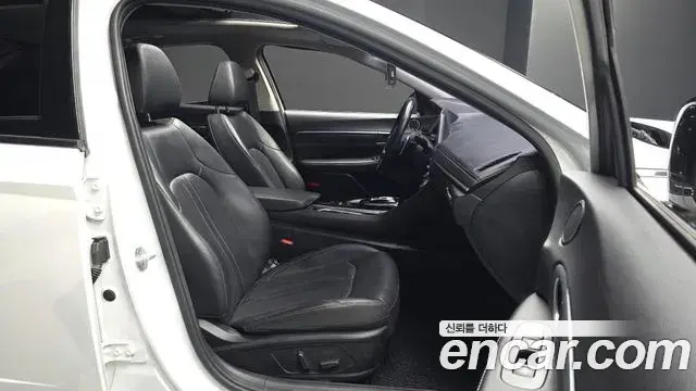 Hyundai Sonata Hybrid 2019 — Şəkil 8/33