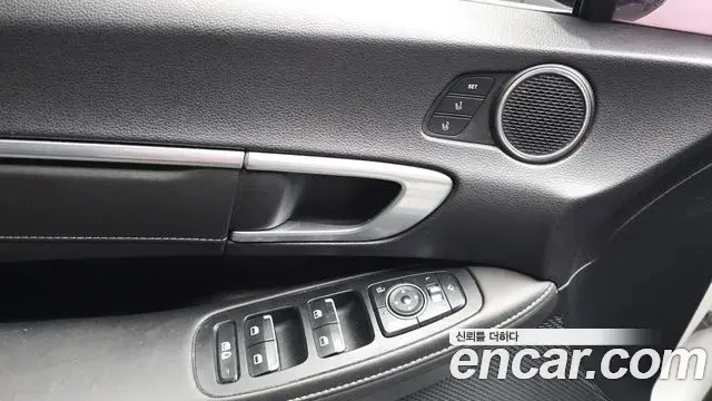 Hyundai Sonata Hybrid 2019 — Şəkil 26/33