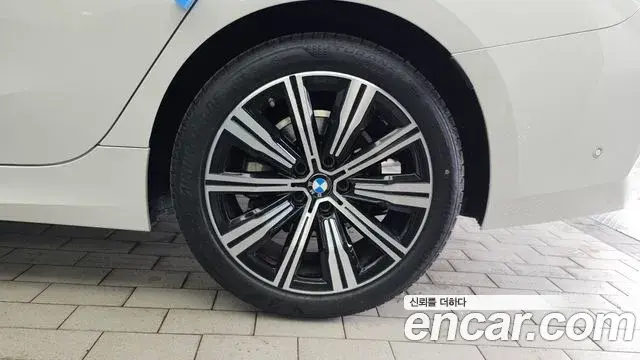 BMW 3 Series 2025 — Şəkil 7/34