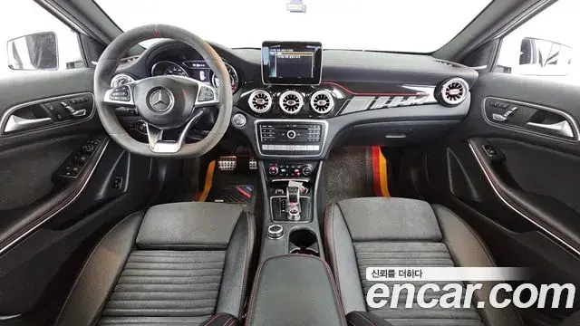 Mercedes-Benz GLA-Class 2018 — Photo 19/30