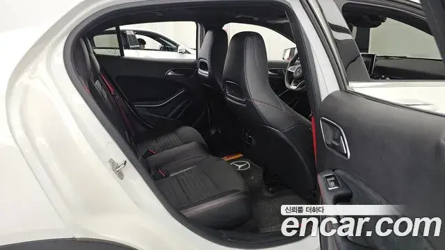 Mercedes-Benz GLA-Class 2018 — Photo 1/30