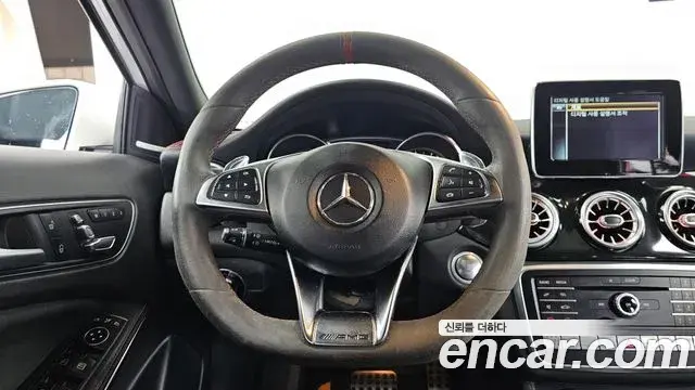 Mercedes-Benz GLA-Class 2018 — Photo 16/30