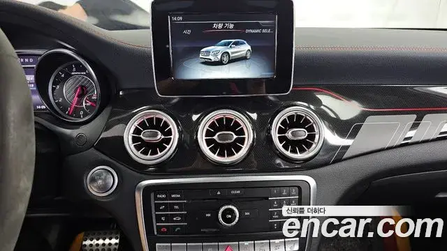 Mercedes-Benz GLA-Class 2018 — Photo 24/30