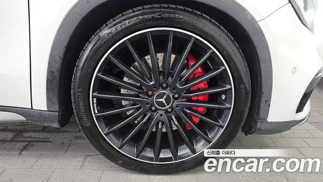 Mercedes-Benz GLA-Class 2018 — Photo 28/30