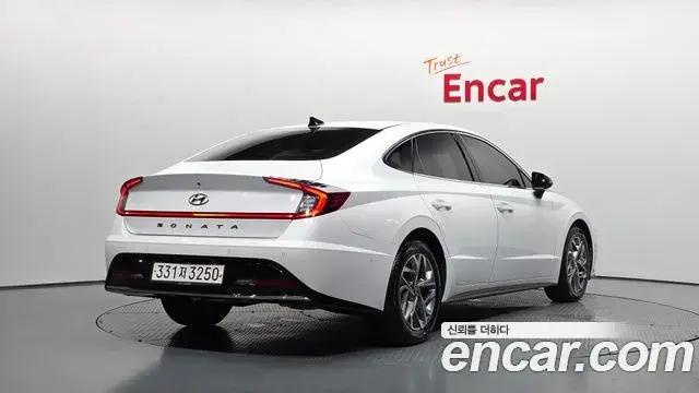 Hyundai Sonata Hybrid 2021 — ფოტო 21/32