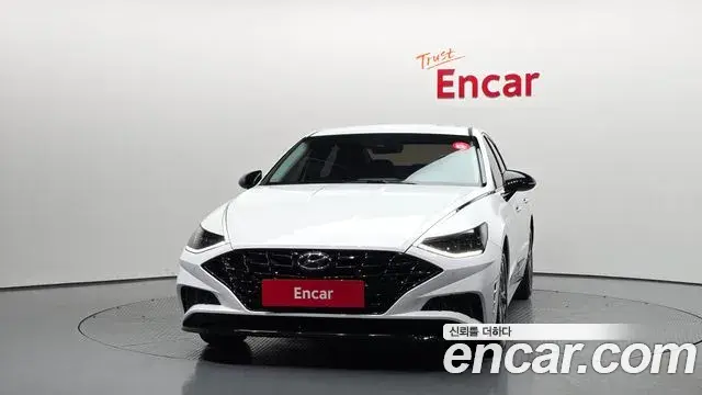 Hyundai Sonata Hybrid 2021 — ფოტო 26/32