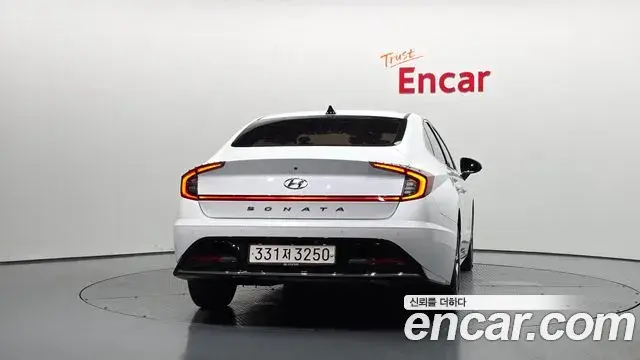 Hyundai Sonata Hybrid 2021 — ფოტო 27/32