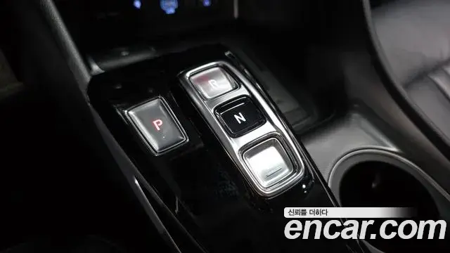 Hyundai Sonata Hybrid 2021 — ფოტო 23/32