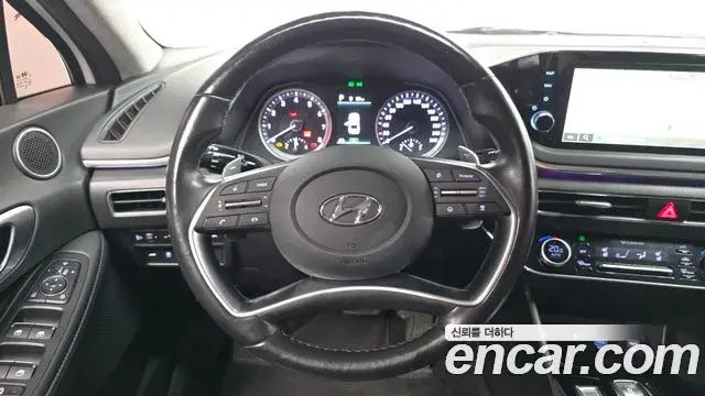 Hyundai Sonata Hybrid 2021 — ფოტო 8/32