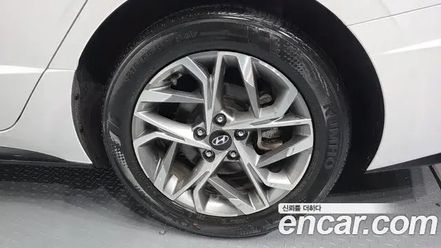 Hyundai Sonata Hybrid 2021 — ფოტო 25/32