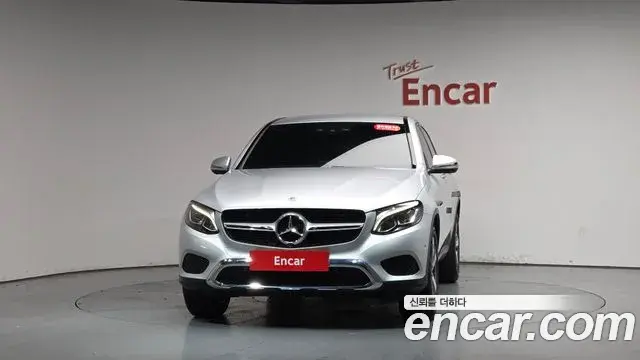 Mercedes-Benz GLC-Class 2019 — Şəkil 26/32