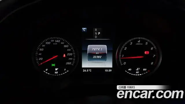 Mercedes-Benz GLC-Class 2019 — Şəkil 22/32