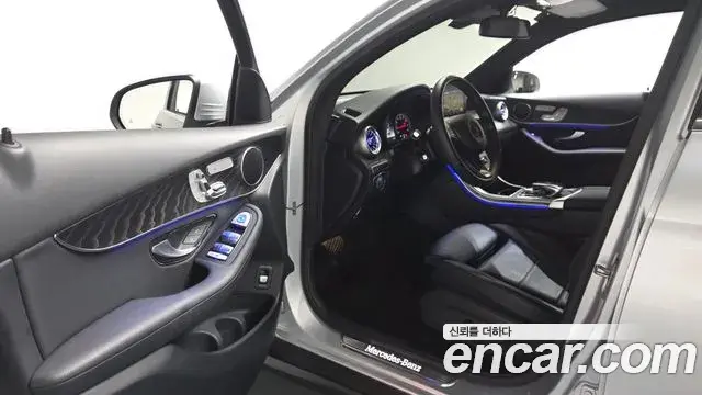 Mercedes-Benz GLC-Class 2019 — Şəkil 13/32