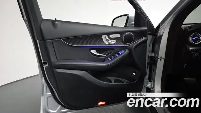 Mercedes-Benz GLC-Class 2019 — Şəkil 32/32