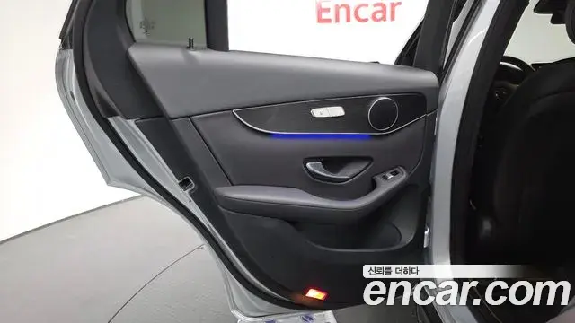 Mercedes-Benz GLC-Class 2019 — Şəkil 16/32