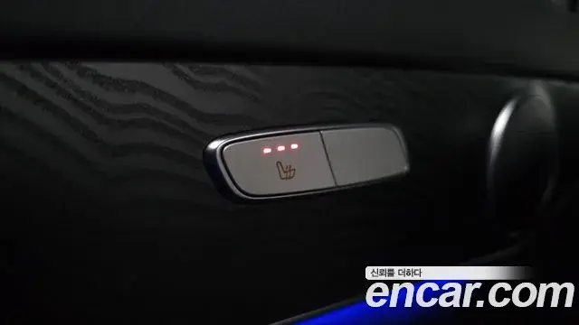 Mercedes-Benz GLC-Class 2019 — Şəkil 11/32