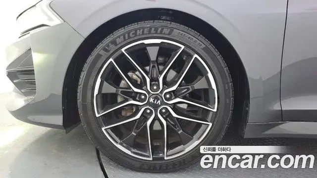 Kia K5 2020 — Şəkil 30/31