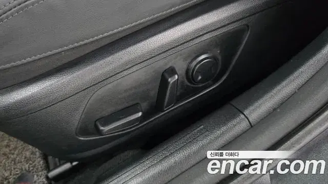 Kia K5 2020 — Şəkil 18/31