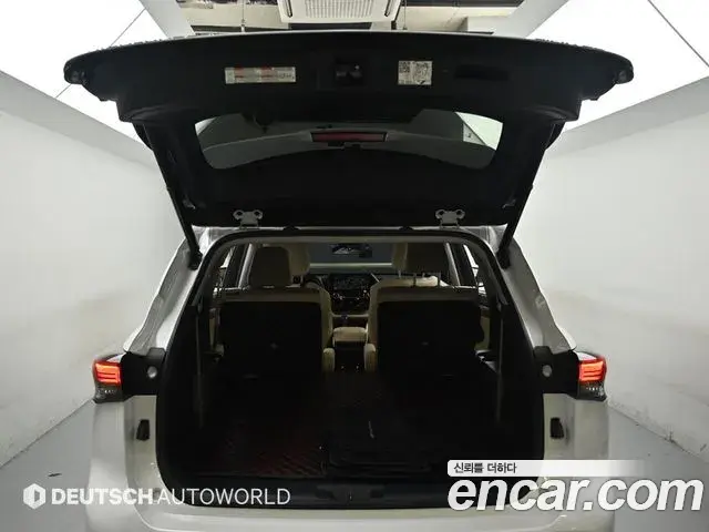 Toyota Highlander 2023 — ფოტო 12/20