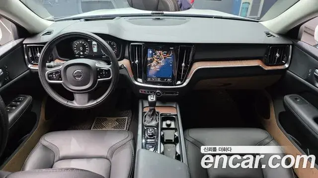 Volvo V60 Cross Country 2019 — Şəkil 18/30