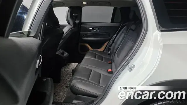 Volvo V60 Cross Country 2019 — Şəkil 2/30