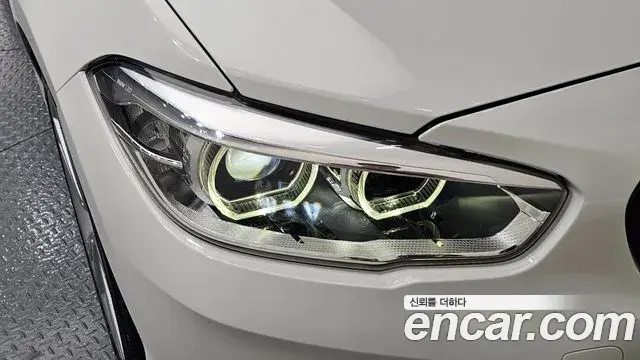 BMW 1 Series 2019 — Şəkil 11/32