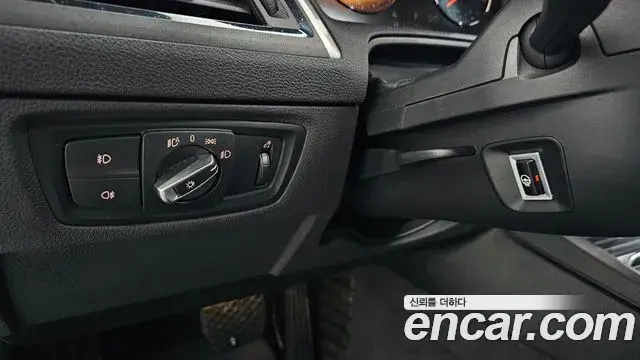 BMW 1 Series 2019 — Şəkil 12/32