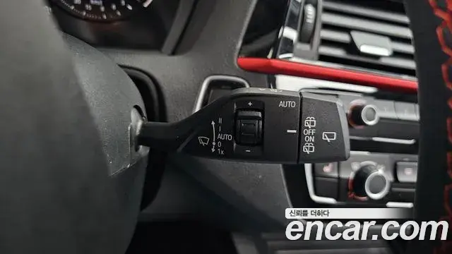 BMW 1 Series 2019 — Şəkil 30/32
